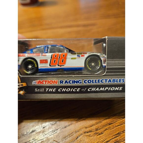 2012 Impala #88 Dale Earnhardt  Jr. NATIONAL GUARD  1/64 Diecast C882866NGEJ - Picture 5 of 5